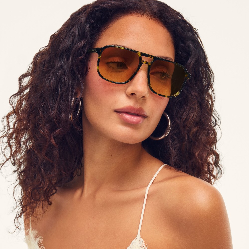 Quay On The Fly - Shiny Yellow Tortoise / Orange