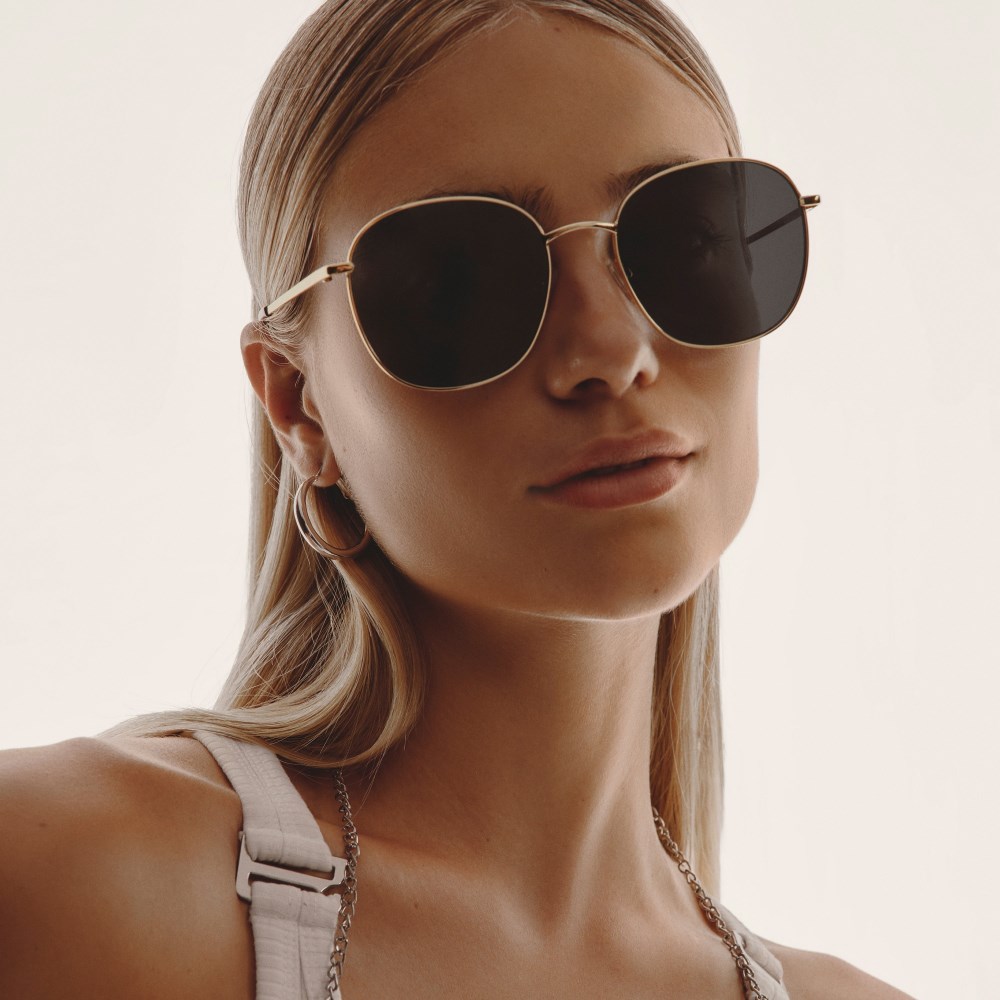 Quay Jezabell - Gold / Smoke Polarized