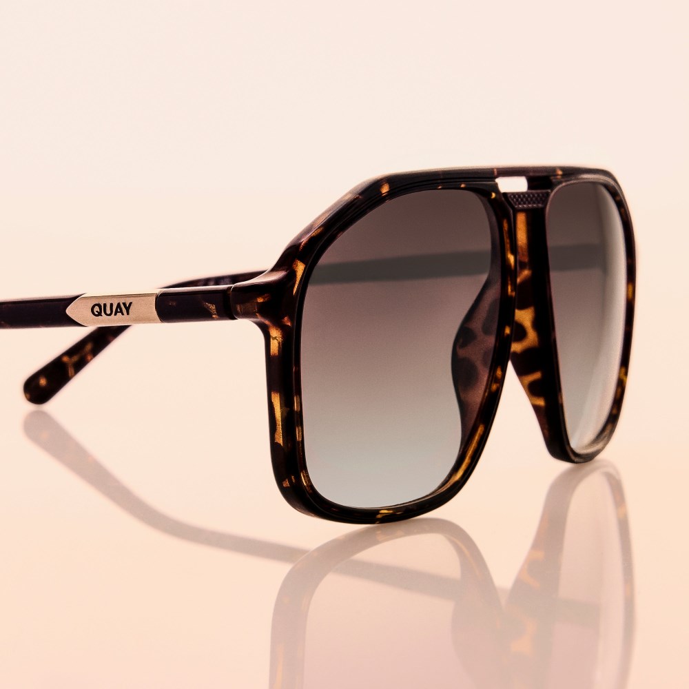Quay Studio Sesh - Dark Tort / Brown