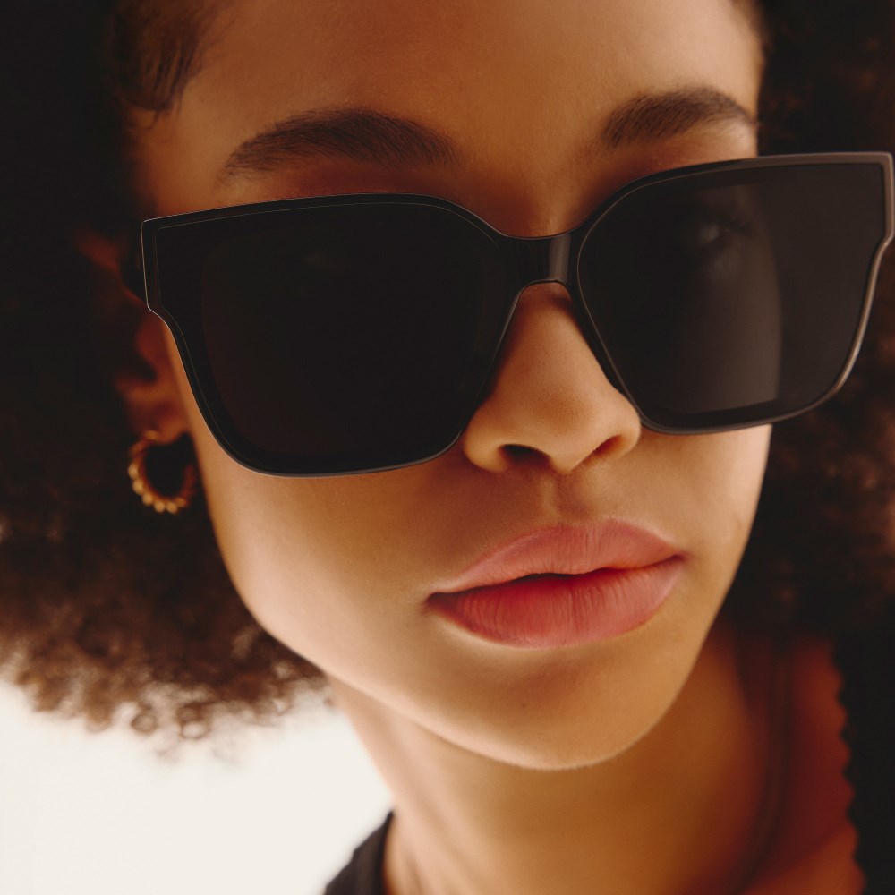 Quay Drive In - Black / Black