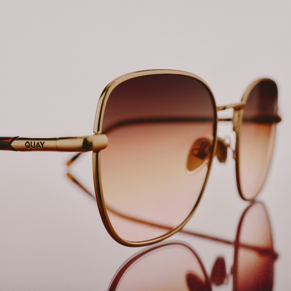 Quay Uptown - Brushed Gold / Maple Honey