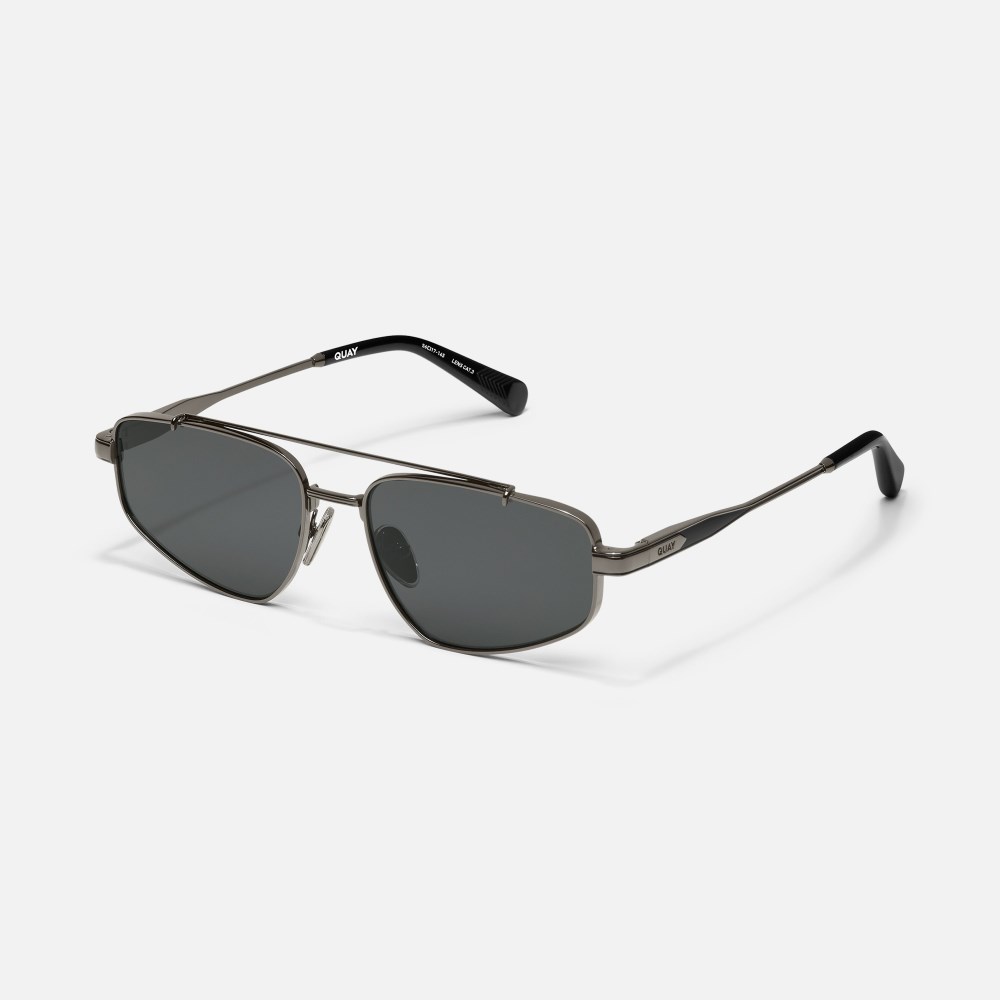 Quay Pit Stop - Gunmetal / Smoke