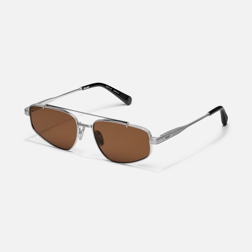 Quay Pit Stop - Brushed Silver / Brown